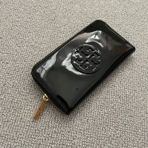 Tory Burch wallet